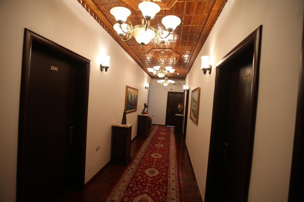 Antipatrea Hotel Berat Eksteriør bilde